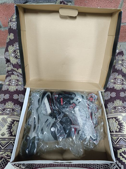 Роликовые коньки 44 размера Area Exolution 100