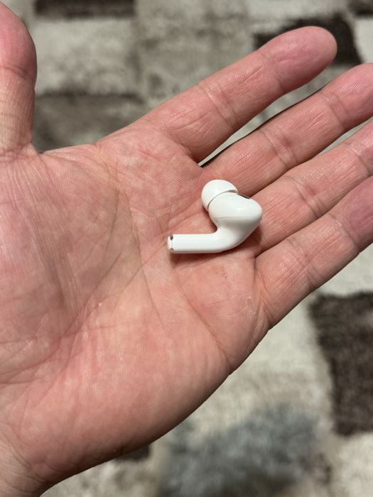 Правое ухо Airpods 2 pro
