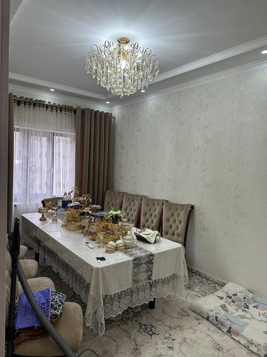 Продаю 4 ком коттедж  олмаз махаля 2 этажний