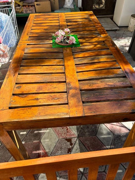 Продам стол деревянный