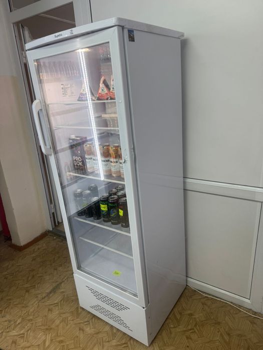 Продам холодильник витринный
