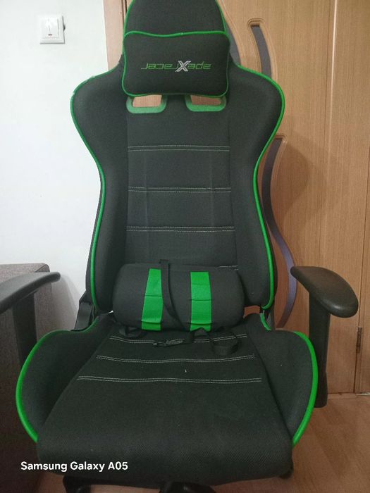 Vând scaun gaming