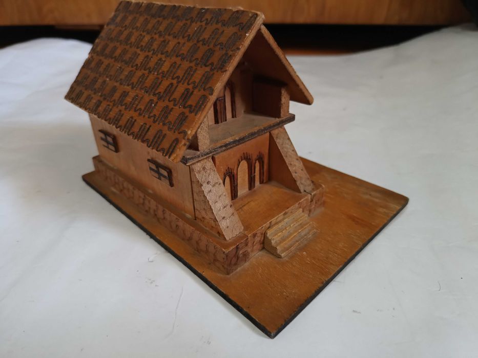Macheta casa tradiționala deosebita veche peste 50 ani/Lemn Decor