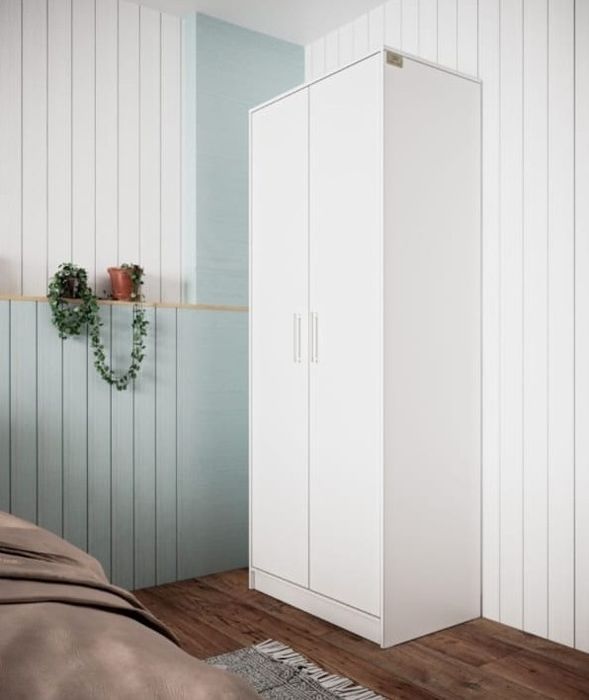 продам шкаф б/у вместительный