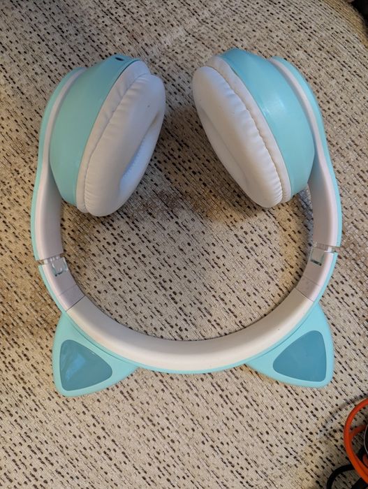 Casti CAT on ear bluetooth