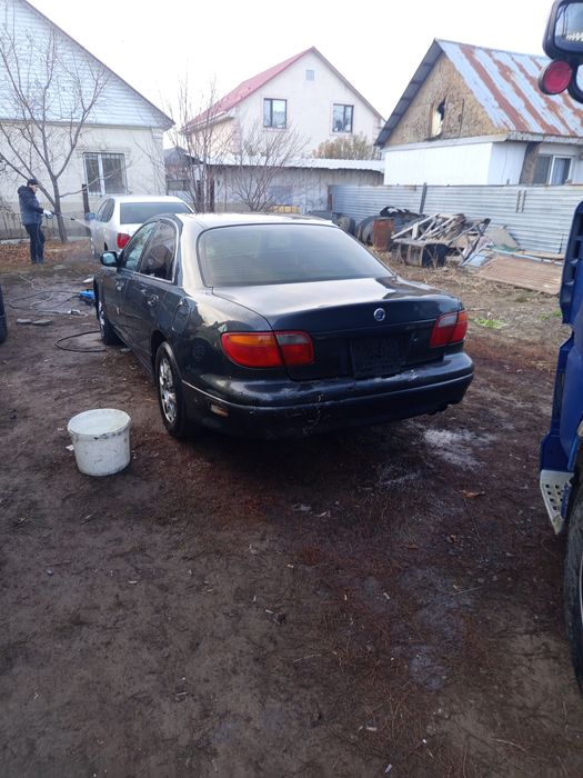 Мазда ЕВНУС 2,5 V6