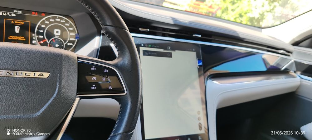 Ниссан венучия машина сотилади