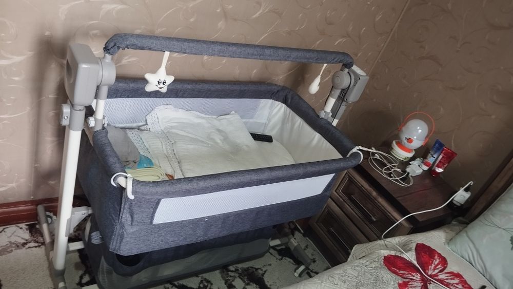 Продам Приставную кроватку