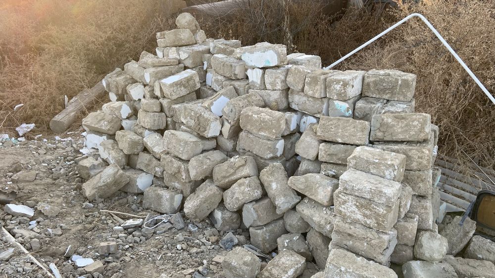 Ақ тас б/у үйден түскен