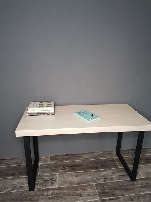 Стол из натурального дерева ЛОФТ