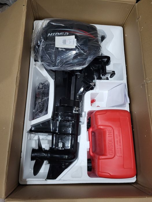 Бензиновый лодочный мотор