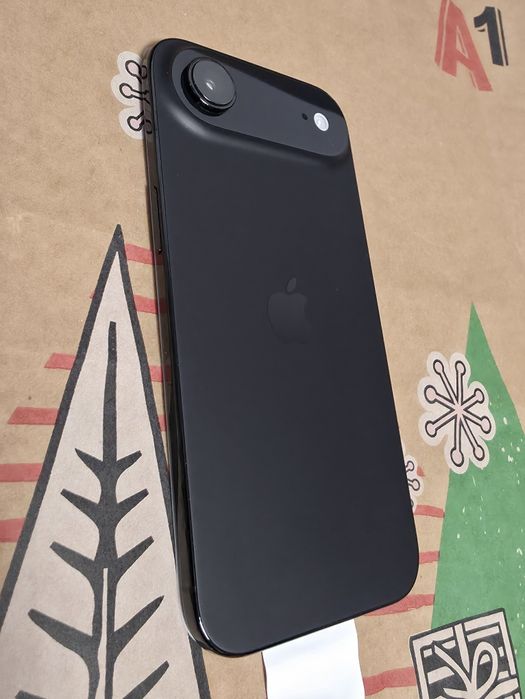 256GB iPhone 17 Air Гаранция от A1 до 2027 Black | Черен