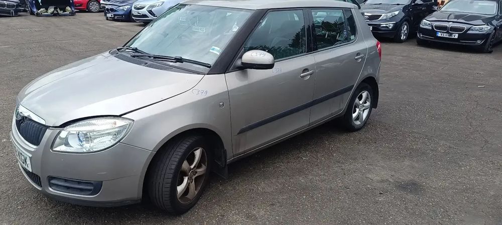 Dezmembrari / Dezmembrez Skoda Fabia 2 1.2 BZG cutie viteze manuala cod culoare LF8H