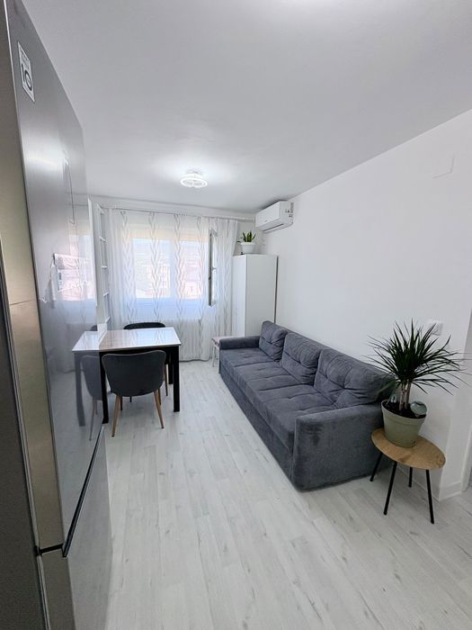 Vand apartament 3 camere