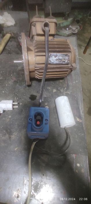 Матор  380.  Можна на 220