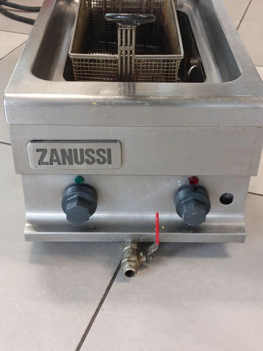 Професионален трифазен фритюрник ZANUSSI – 7-9 литра, неръждаема стома