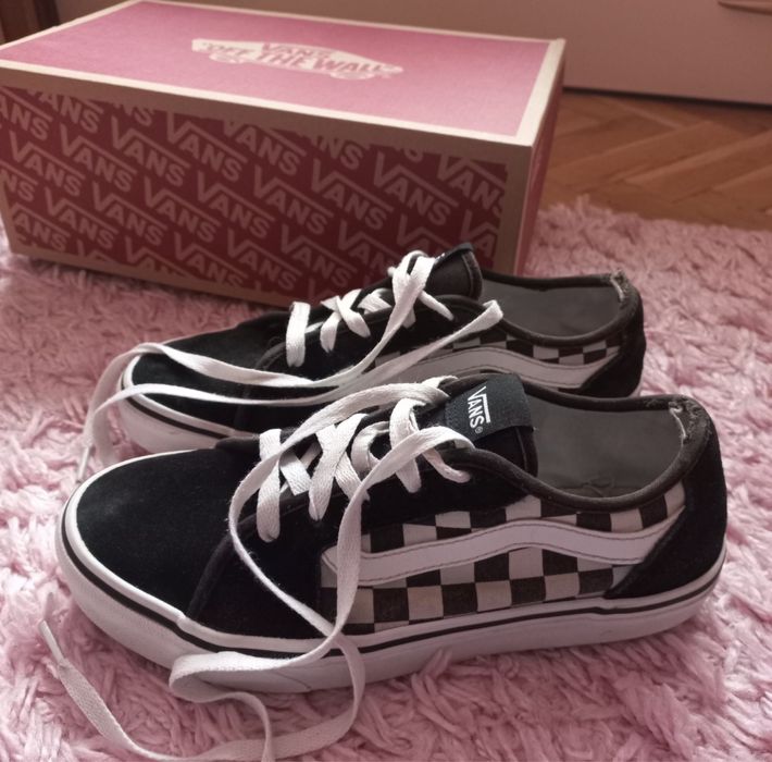 Vans обувки (черно и бяло)