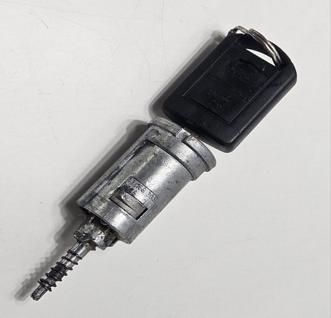 Contact cu cheie 13168306 Opel Corsa C