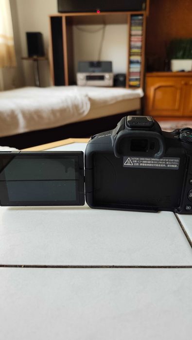 Mirrorless Canon EOS R50