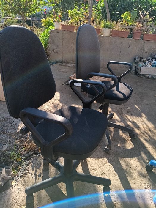 Продавам офис столове