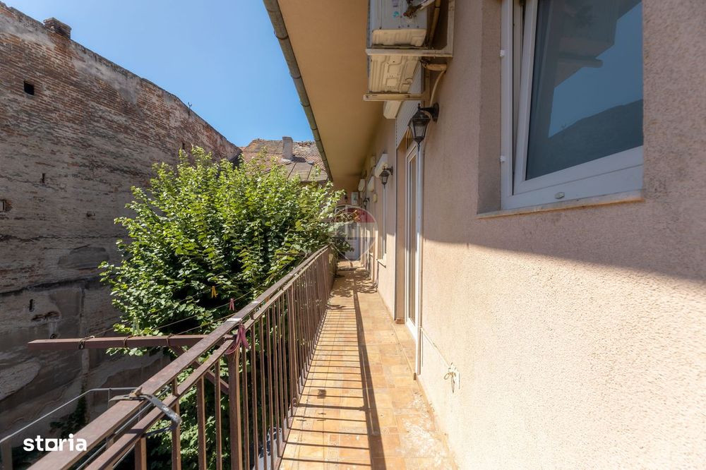 Apartament luxos cu 3 camere de închiriat - Piața Avram Iancu