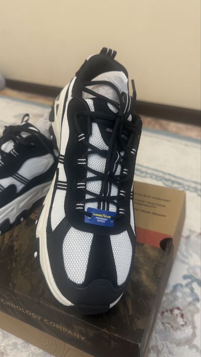 Кросовки Skechers