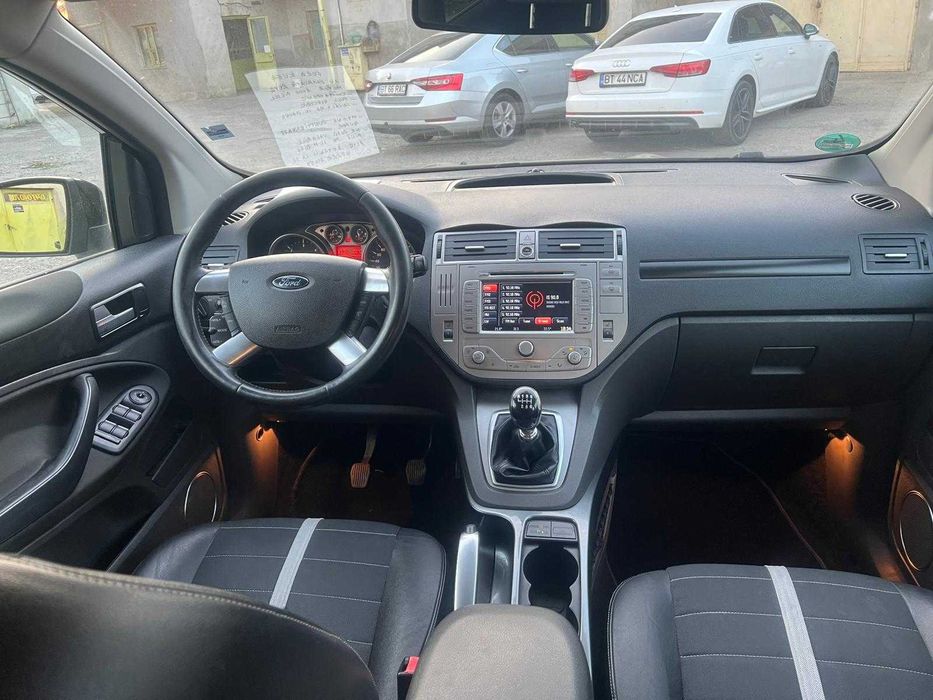 Vând Ford Kuga