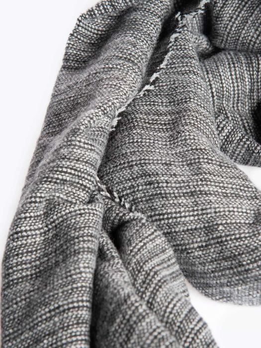 Безплатна доставка за всеки шал.