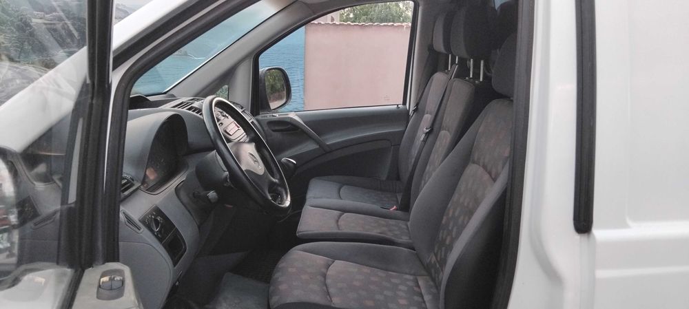 Dubă. Mercedes. Vito.