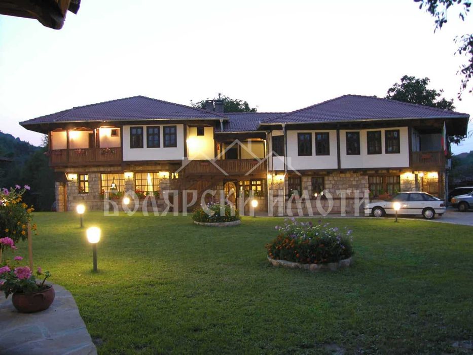 Продава се Хотел в Елена - 1285 кв.м за 779 €/кв.м - Снимка #10