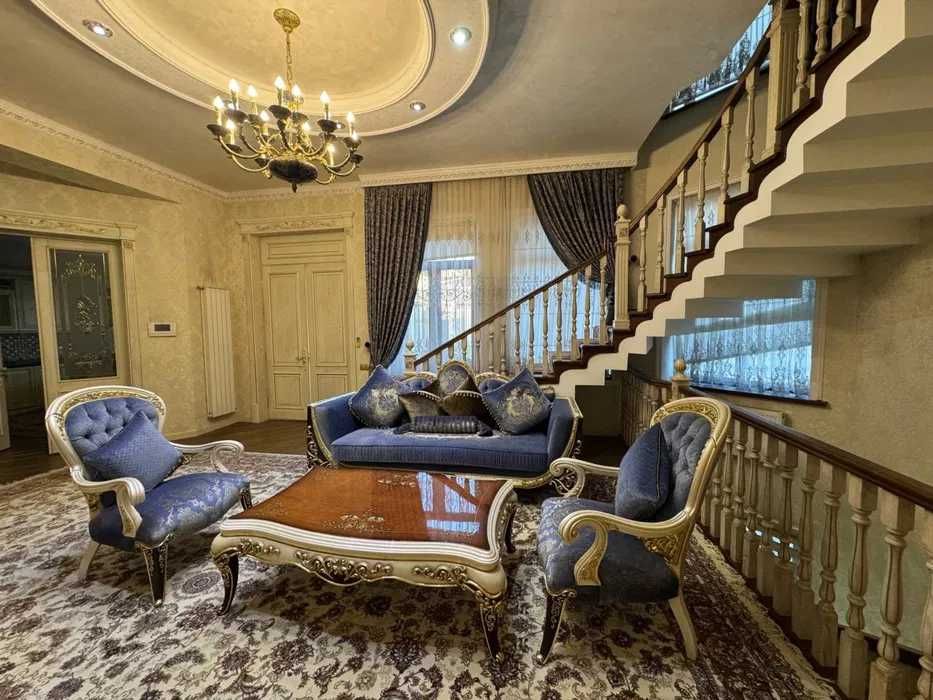 Срочная продажа элитного дома в Яккасарайском районе 3-х этажный дом