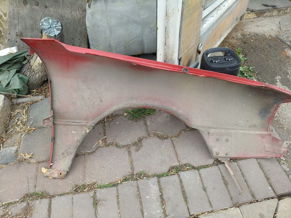 Крыло на Ауди 80