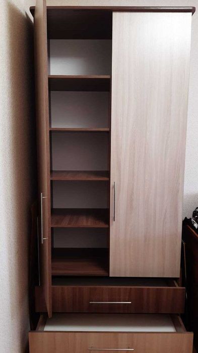 Шкаф для одежды (2,25 на 1 метр)