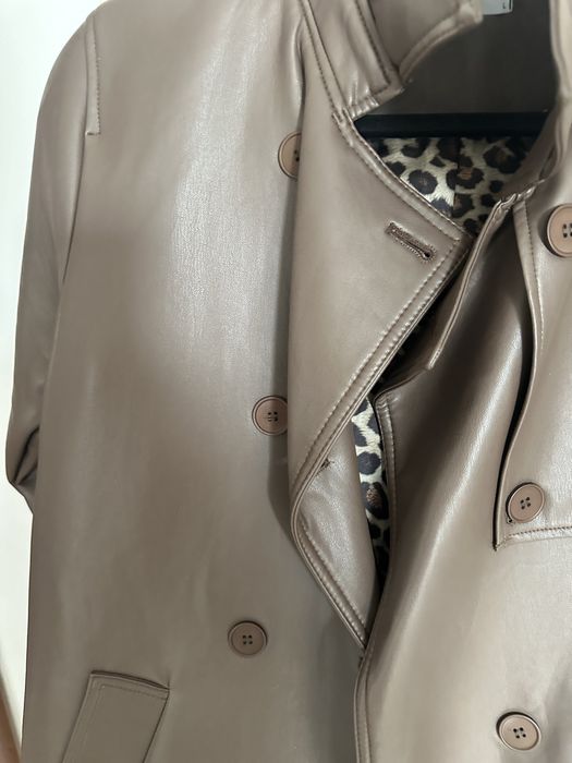 Pardesiu din piele sinterica superb si foarte modern