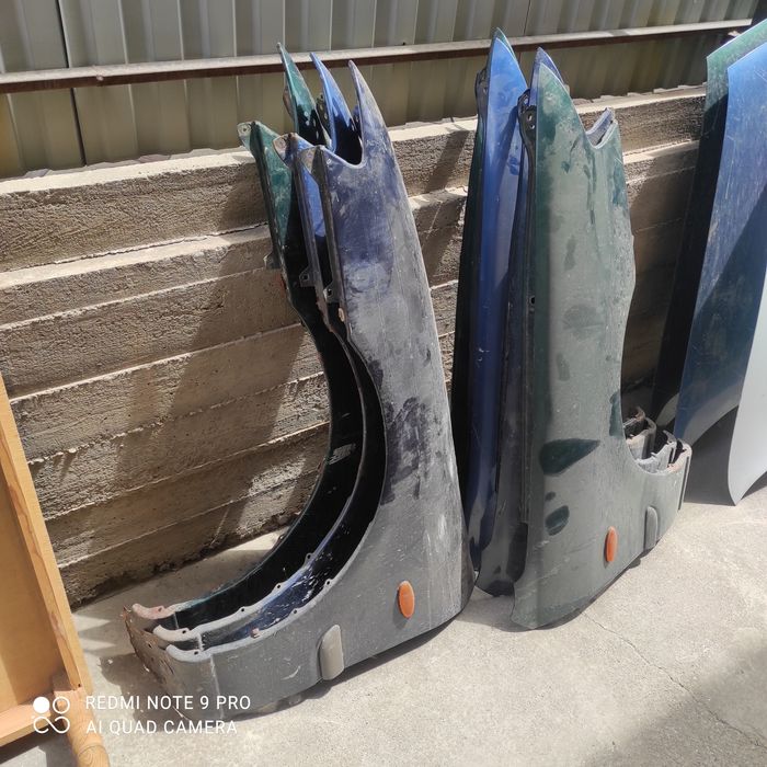 Продам крылья на Мазда 626 птичка