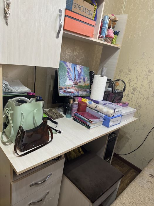 Продаётся компьютерный стол новый+компьютер полной комплектации отлич