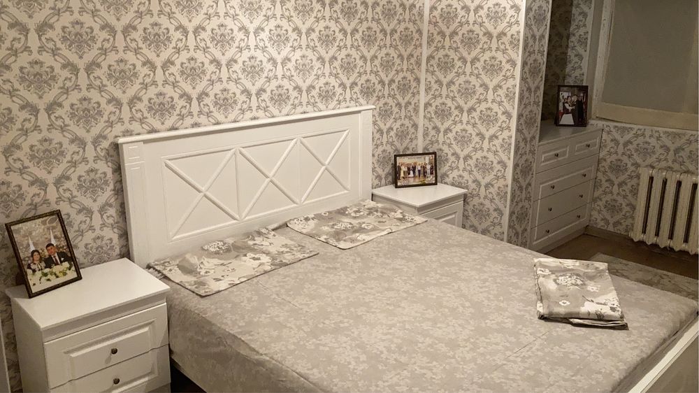 Продам спальный гарнитур