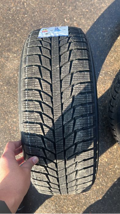 Продам шины комплект