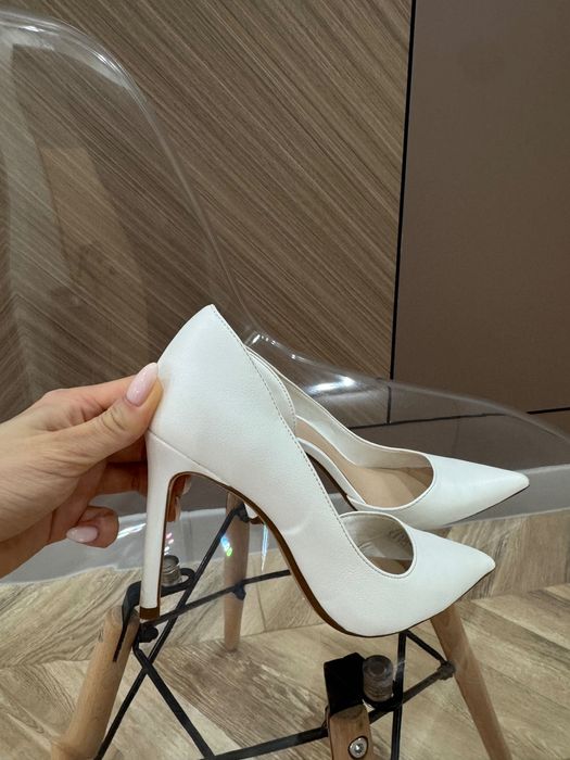 Каблуки лодочка белые