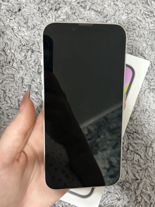 iPhone 14 в идеальном состоянии