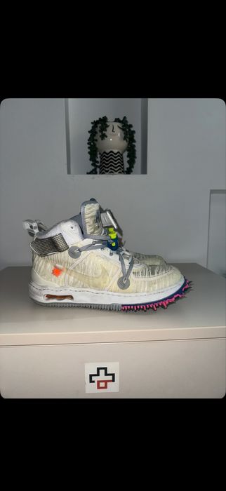 Vand adidasi off white marimea 42,adidasi sunt luati dupa stock X,dovada in privat !