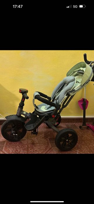 Tricicleta coccolle multifunctionala cu sezut reversibil