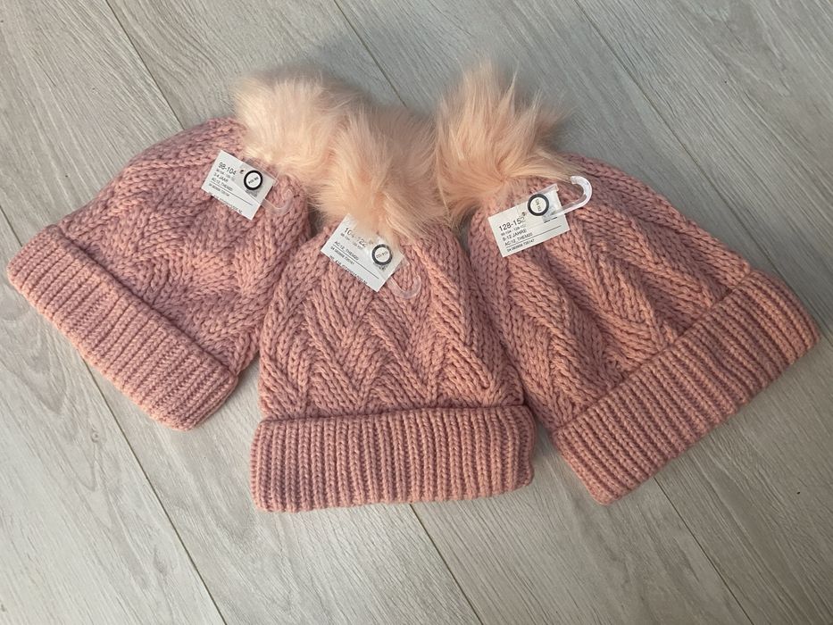 Caciula/ fes gros si super pufos fete, C&A, nou