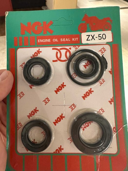 Комплект сальников на мопед