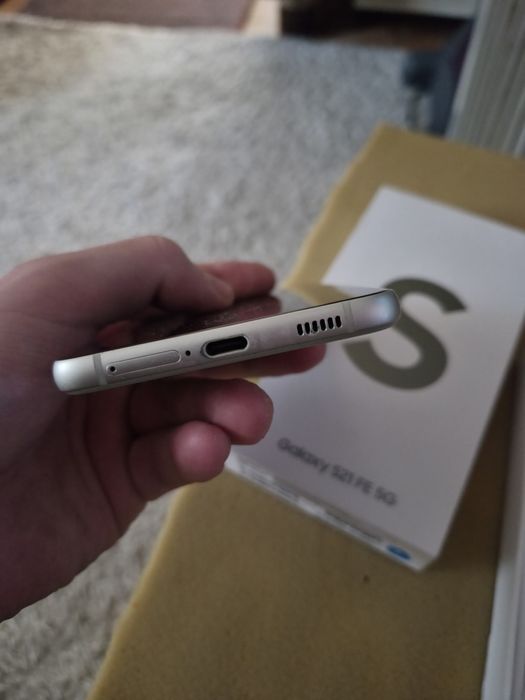 Продам S21Fe 8/256