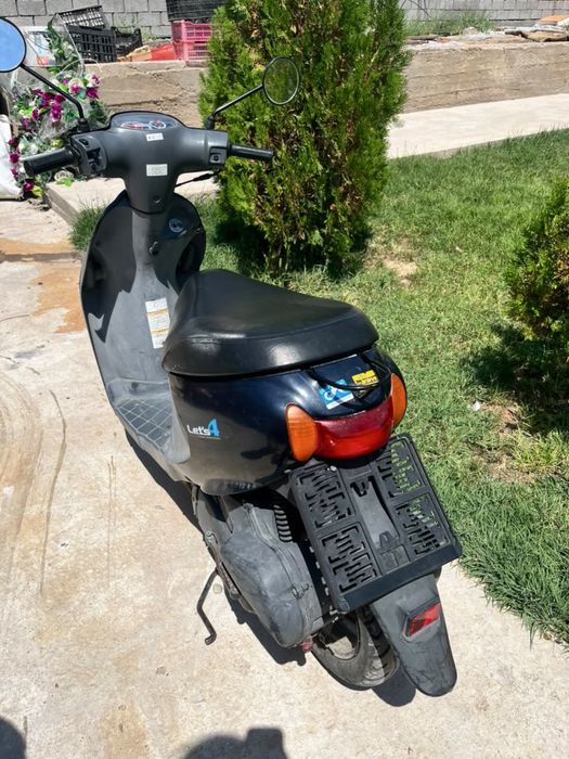 Скутер японский Suzuki