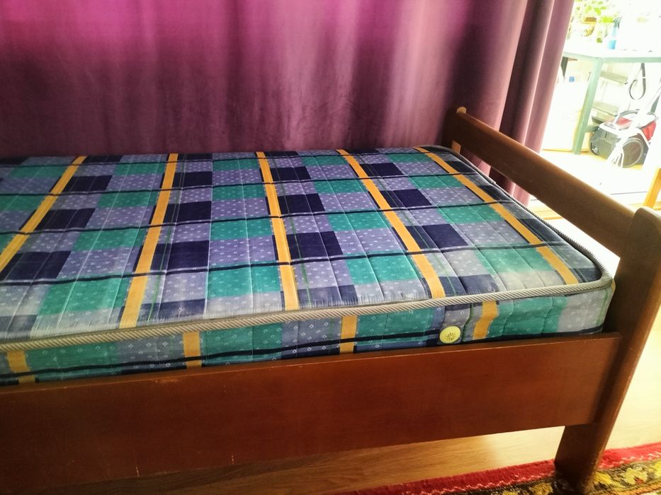 Продам кровать односпалка