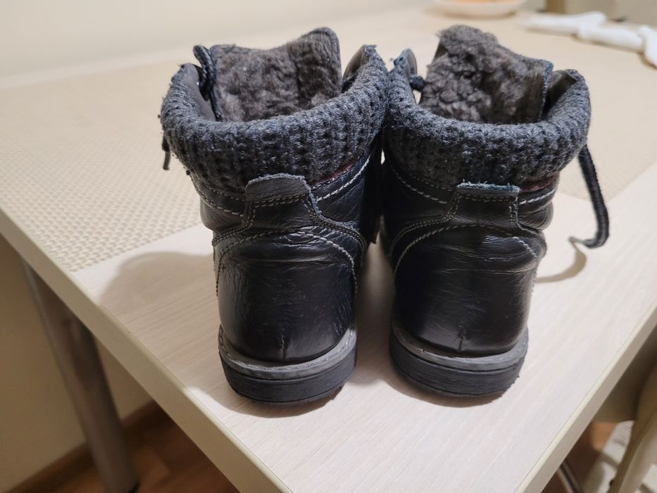 Ghete băieți din piele