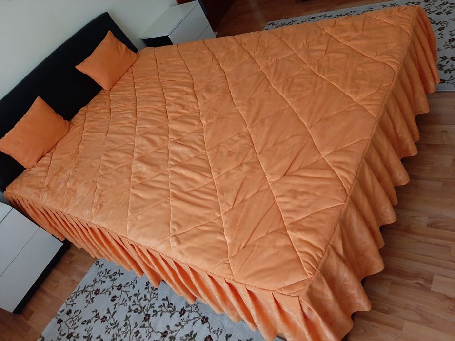 Vând draperie eleganta  și  cuvertura