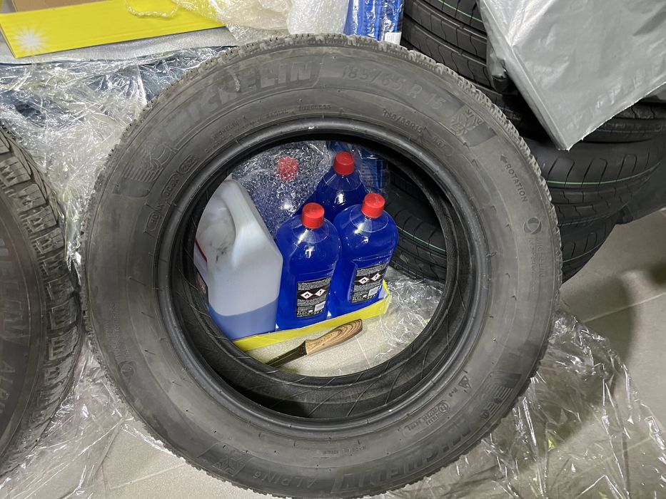 Две зимни гуми Michelin 185/65/15